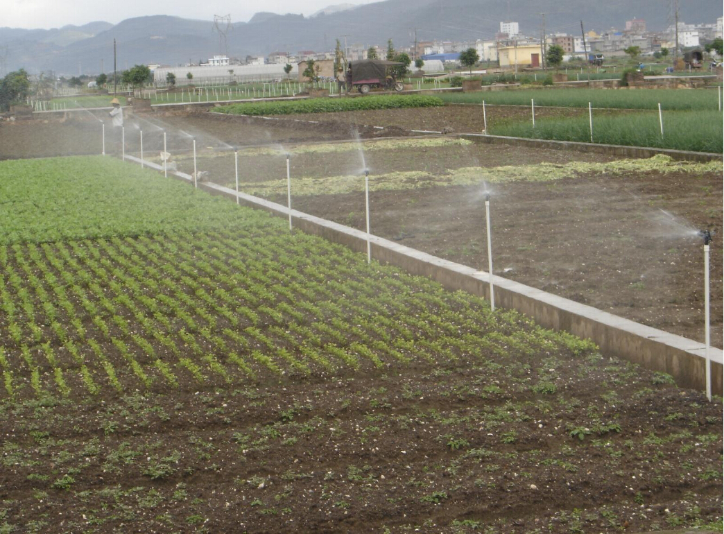 农田喷灌节水灌溉